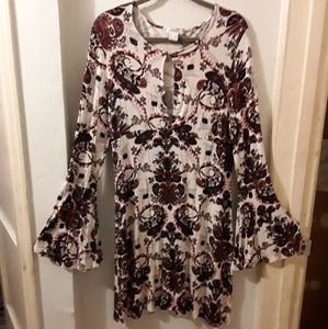 VENUS PAISLEY BELL SLEEVED DRESS- CREAM